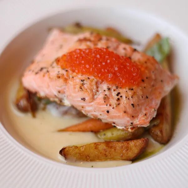 Pavé de saumon, haricots verts, pommes de terre au four